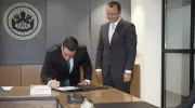 De izquierda a derecha: Pablo Rubén Vernaza, secretario general y Jorge Enrique Álvarez Patiño, director de Posgrados de la Facultad de Ingeniería y Ciencias. De izquierda a derecha: Pablo Rubén Vernaza, secretario general y Jorge Enrique Álvarez Patiño, director de Posgrados de la Facultad de Ingeniería y Ciencias.