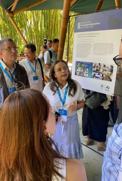 Ecosistema de acompañamiento a estudiantes de Javeriana Cali fue presentado en Simposio de Innovación Educativa AUSJAL